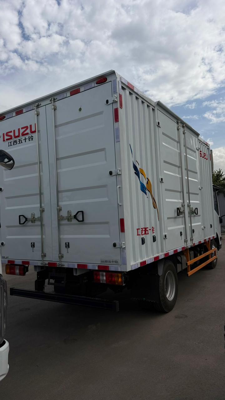 ISUZU Elf EM5 фургон — фото 3
